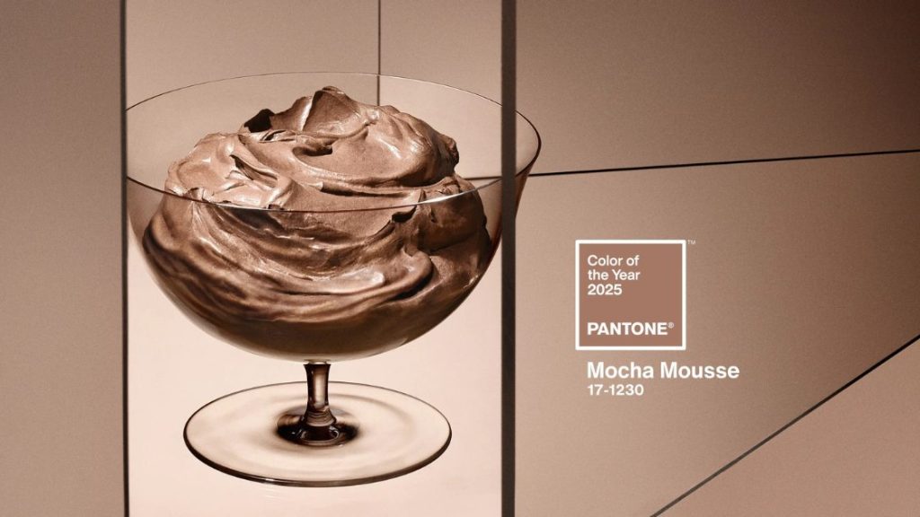 Pantone оголошує Mocha Mousse кольором року 2025